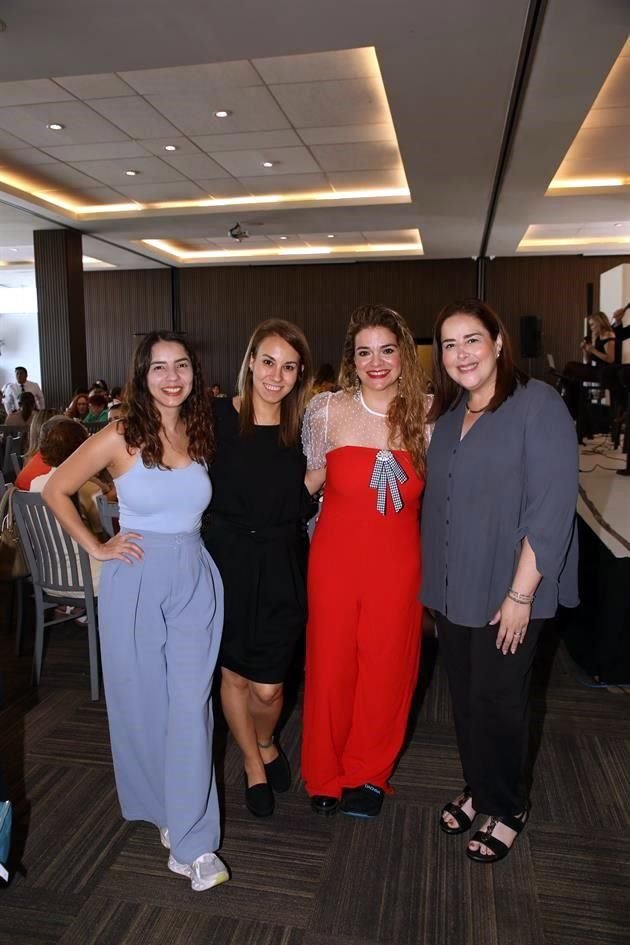 Nabith Dueñas, Lore García, Jeanette Dueñas y Alegría Batista