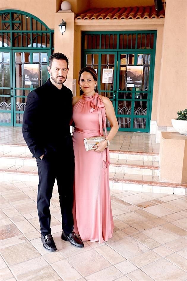 Rodrigo de la Garza y Carolina Martínez de De la Garza