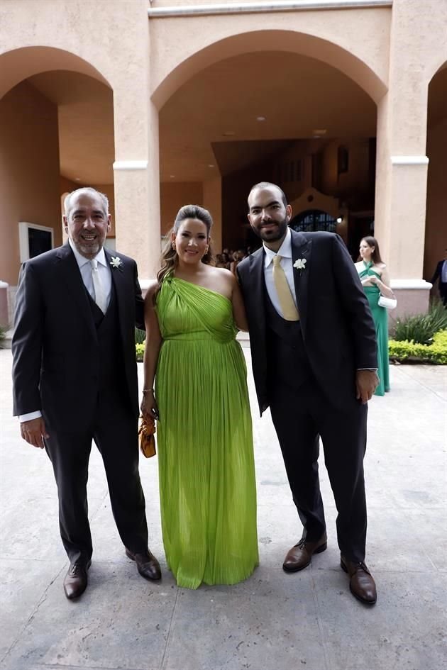Genaro Cueva, Fernanda Cueva y Genaro Cueva