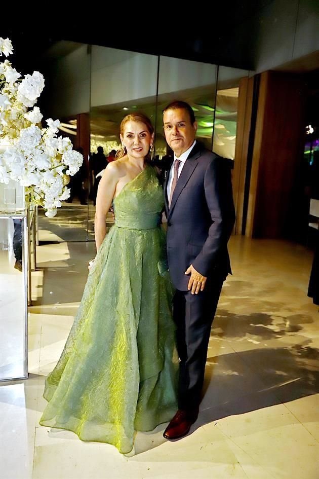 Carmen Barneche y Juan González