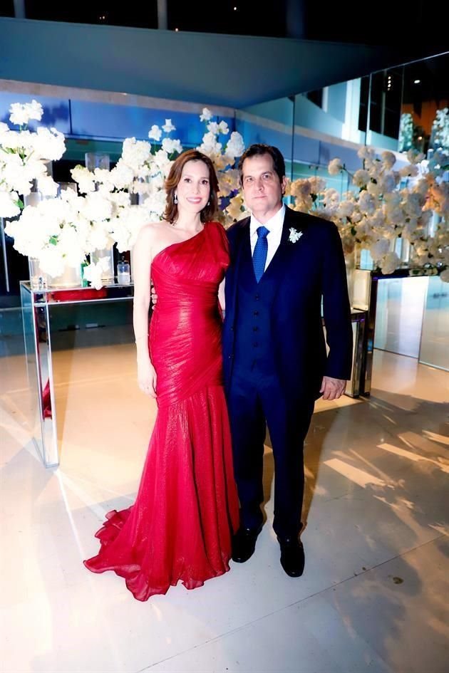 Karla Gracida de Ruiz y Omar Ruiz Santos, papás de la novia
