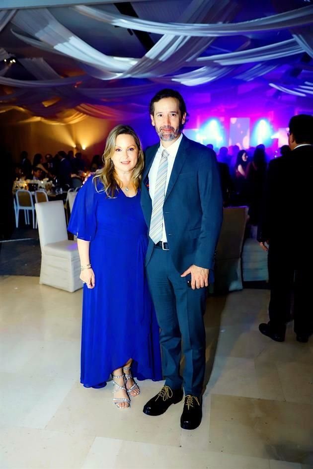 Daniela Benavides y Bernardo Flores