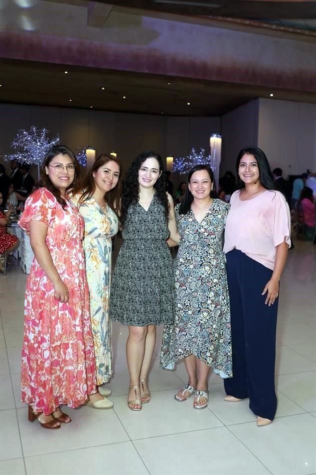 Fernanda Anguiano, Martha Aguilera, Paty Garza, Norma Contreras y Silvia Suárez