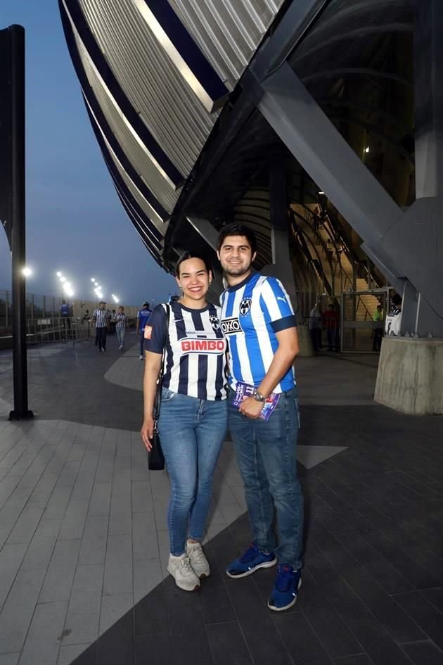 Daniela Elizondo y Mauro Lozano