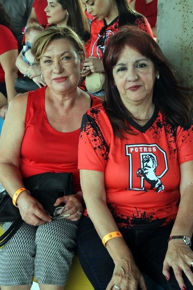 Minerva Iglesias y Laura de Santos