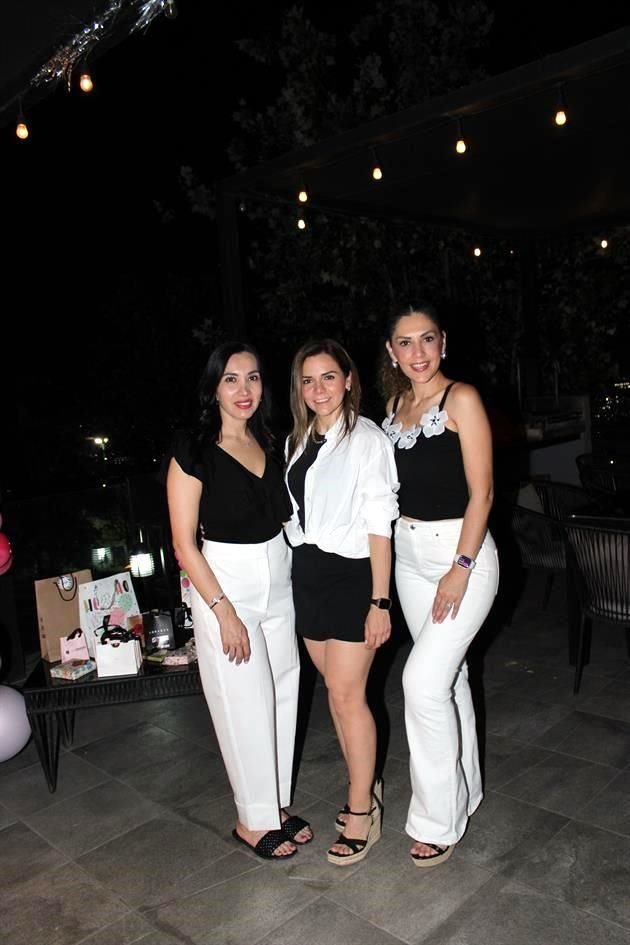 Mary Magaña, Adriana Vélez y Nelly Alanis