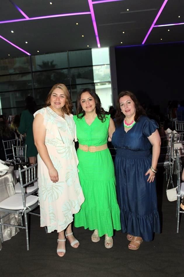 Liliana Niño Aranda, Gabriela Paredes Herrera y Vanessa Villarreal