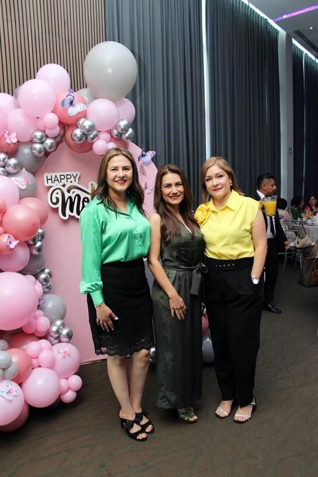 Paloma González, Marizza Viera e Isabel Ortega