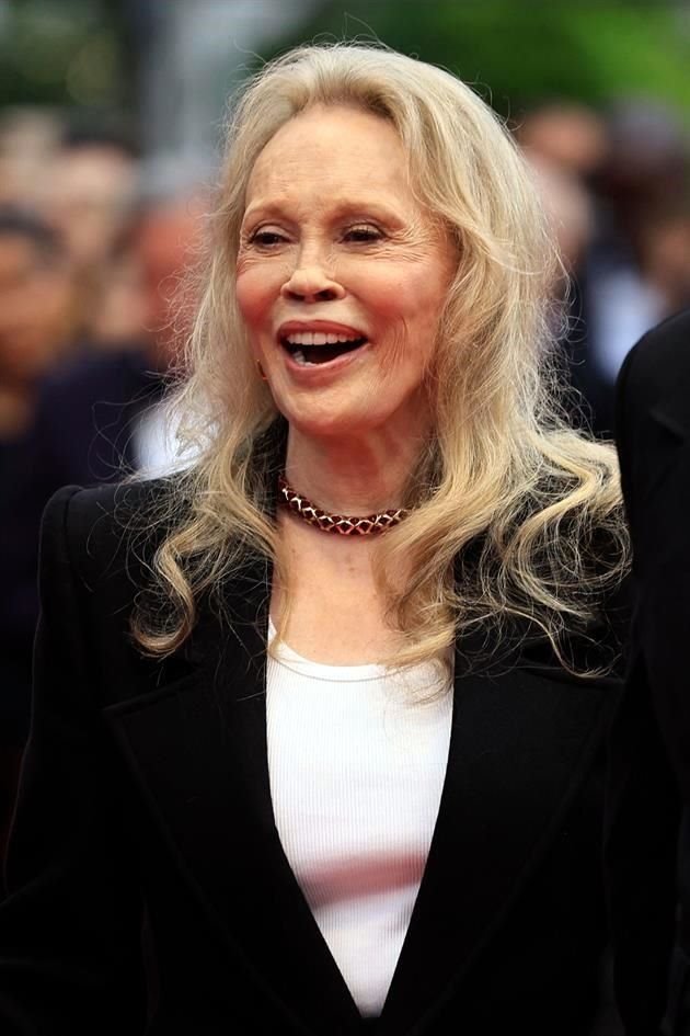 Faye Dunaway También arribó a la premier.