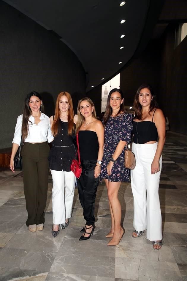 Iris Gil, Rosy Leal, Marcela Lozano de Arcq, Marcela Villarreal y Guille Méndez