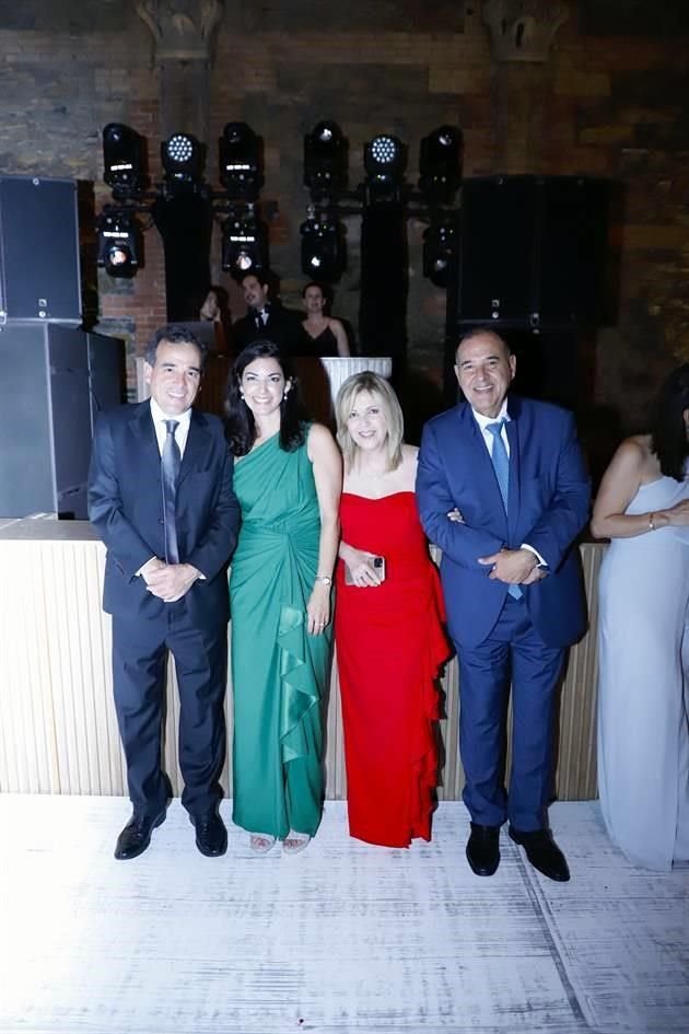 Roberto López, Dora Martínez, Bárbara Chapa y Jaime Martínez