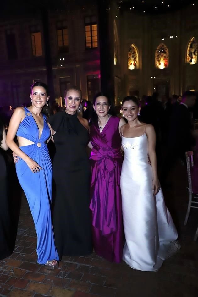Fernanda Lozano, Graciela Calderón de Rubio, Magdalena Herrera de Calderón y Susana Guerra Cavazos