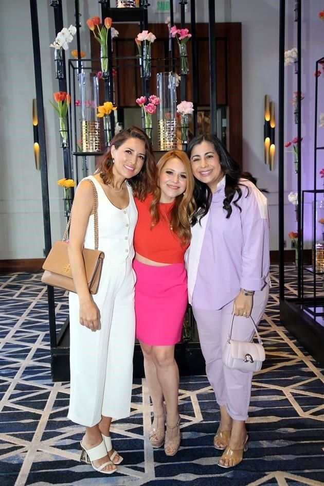 Ana Sofía Corral, Lily Pierce y Paloma Marum