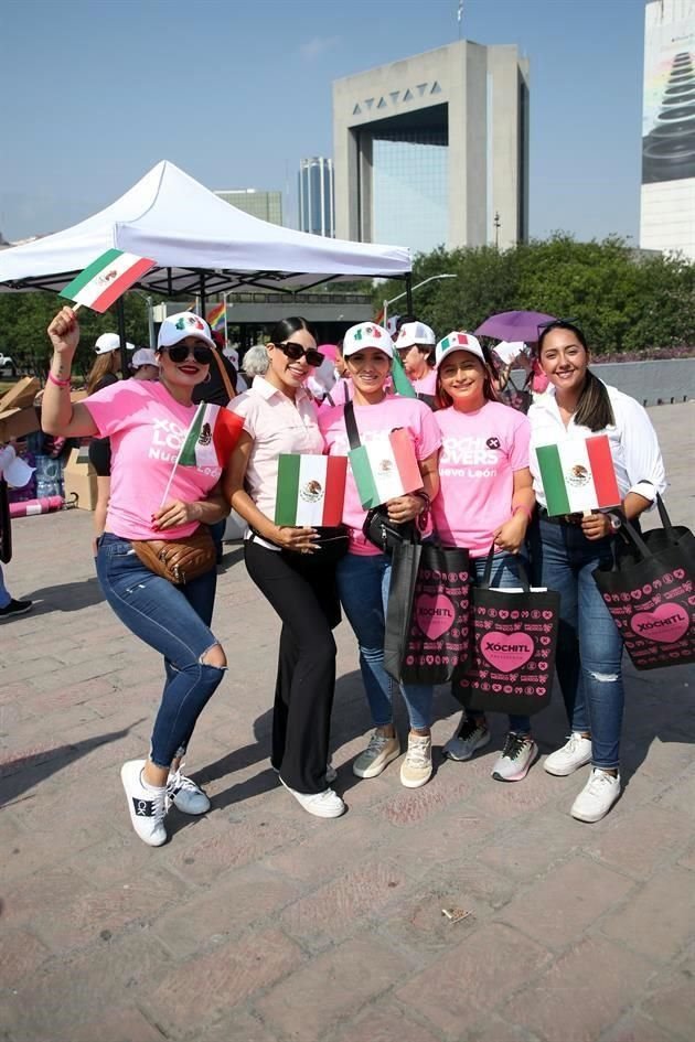 Dora Elía Carranza, Diana Aguilar, Corina Gómez, Danna Aguero y Geraldina Bracho