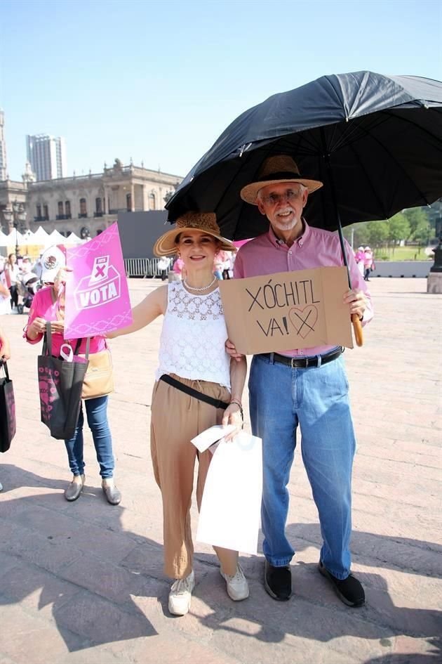 Cristina González de Borrego y Oswaldo Borrego