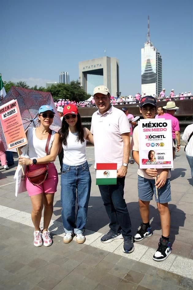 Celina Pérez de Díaz de Salas, Regina Díaz de Salas, Marcelo Díaz de Salas y Matías Díaz de Salas