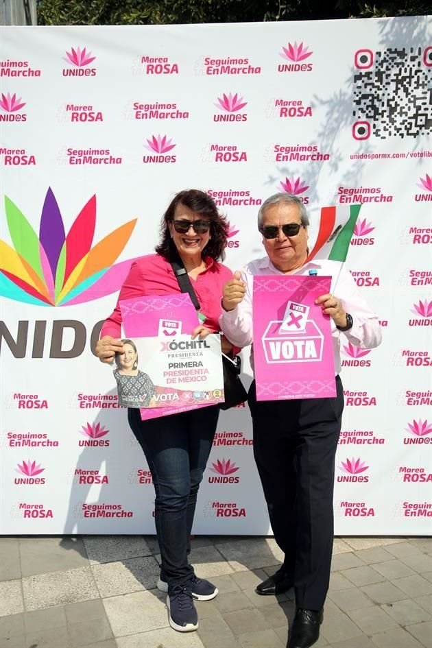 Margarita R. de Torres y Gerardo Torres