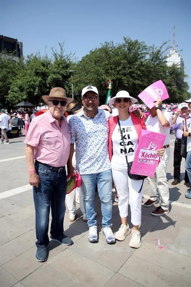 Abelardo González, Abelardo González y Lilia de González