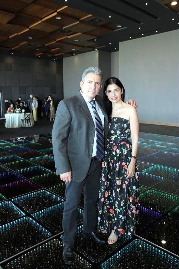 Mario Garza y Thelma Fernández
