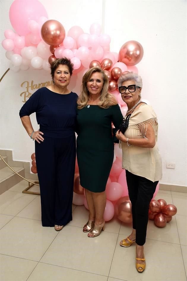 Esther Badillo, Lorena Villarreal y Rosario Tapia