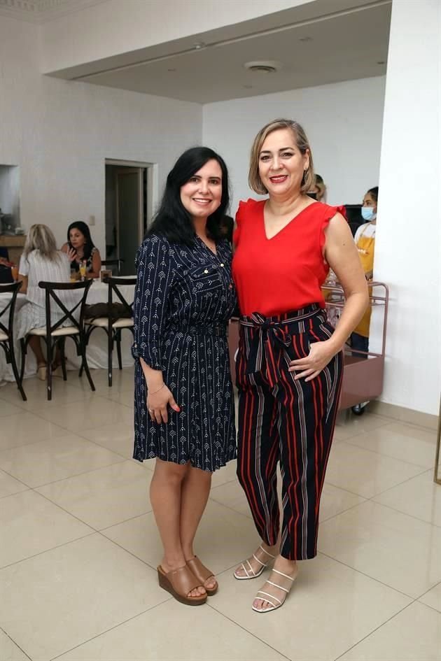 Nora García de Salgado y Edith Loya
