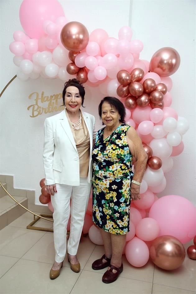 Lulú Gomez de Carlos y Mary Borrego de Torroella