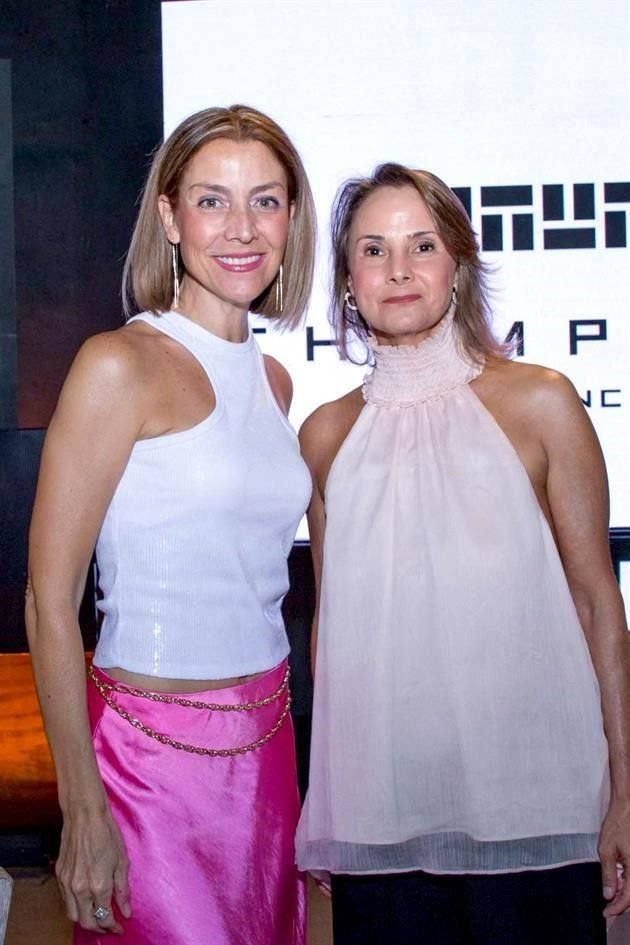 Maru de Bueno y Karla Canales
