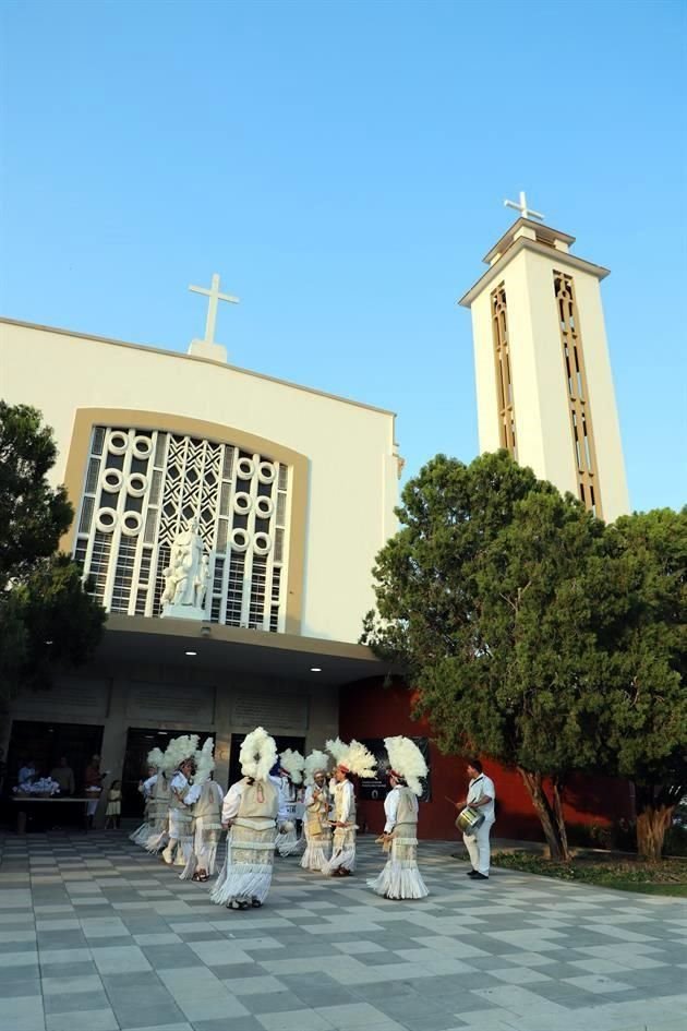 Misa para festejar a María Auxiliadora en la Parroquia San Juan Bosco