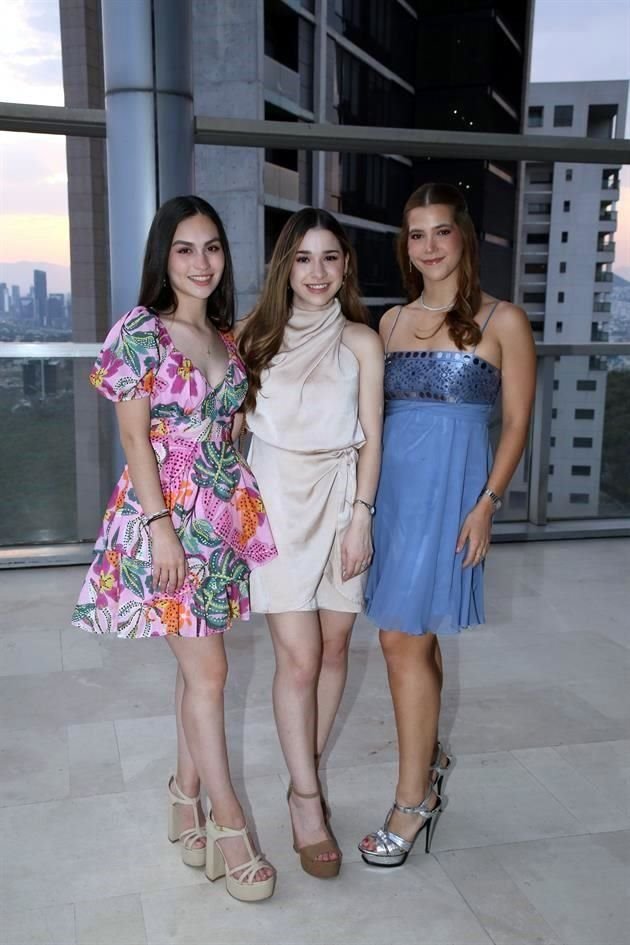 Mariana Martínez, Mariana Juárez y Diana Coindreau