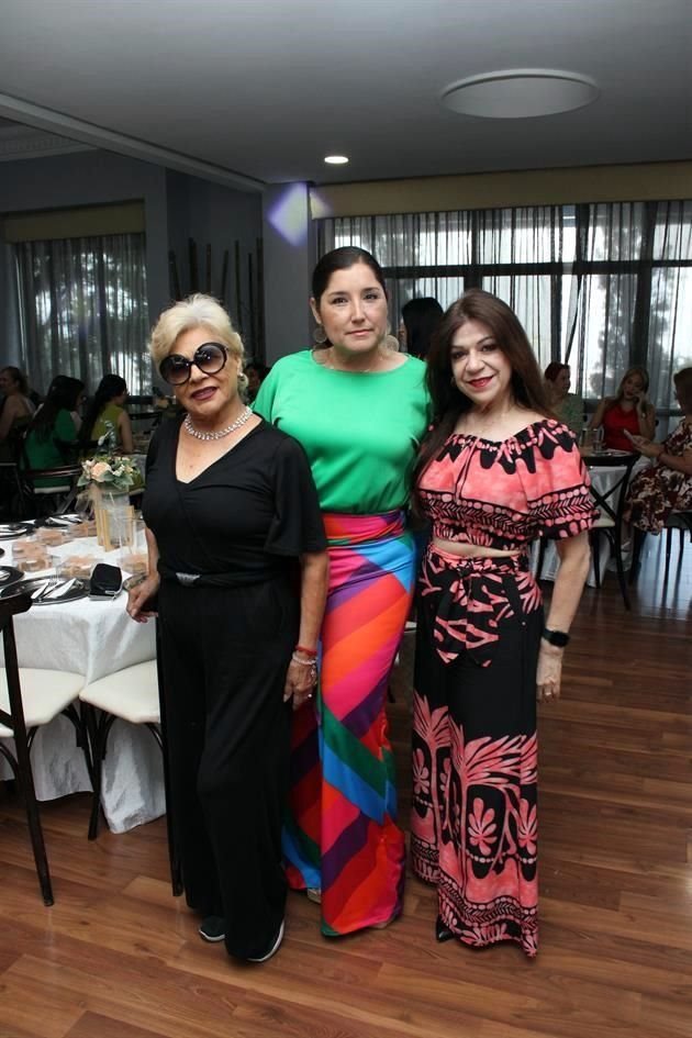 Rosario Tapia, Carmen Hernández y Lorena Magallanes