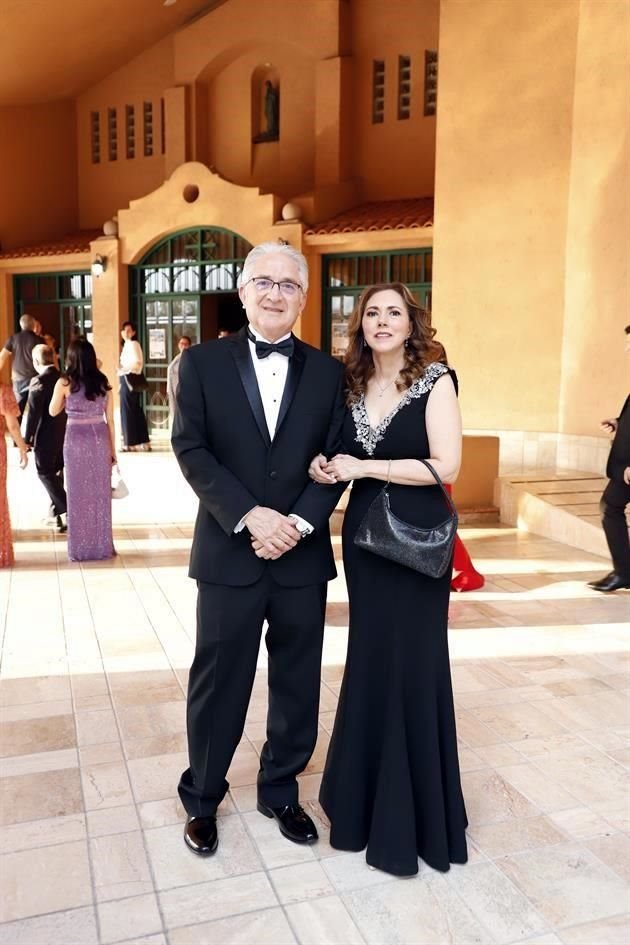Sergio Villaseñor y Magaly de Villaseñor