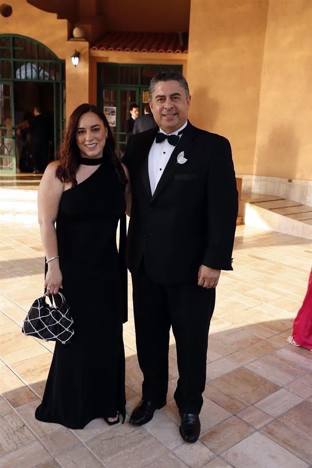 Irma de Amador y Eugenio Amador