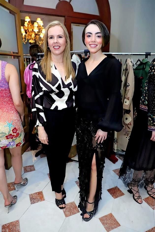 Despina Kalionchiz de Serrato y Daniela Serrato Kalionchiz