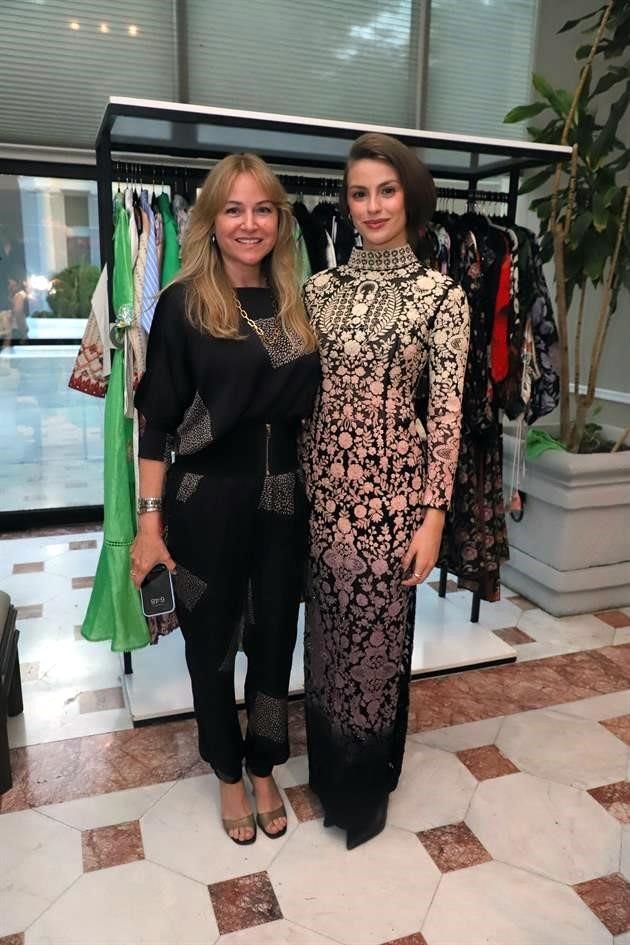 Ana Cristina Celada de Garza y Cristina Garza Celada