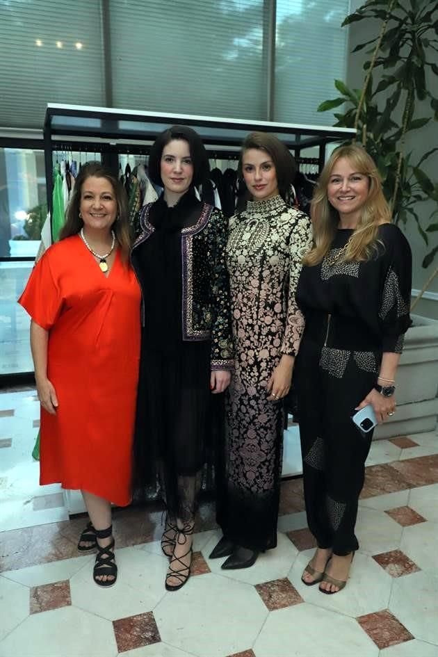 Lidia Pérez de Warnholtz, Greta Warnholtz Pérez, Cristina Garza Celada y Ana Cristina Celada de Garza