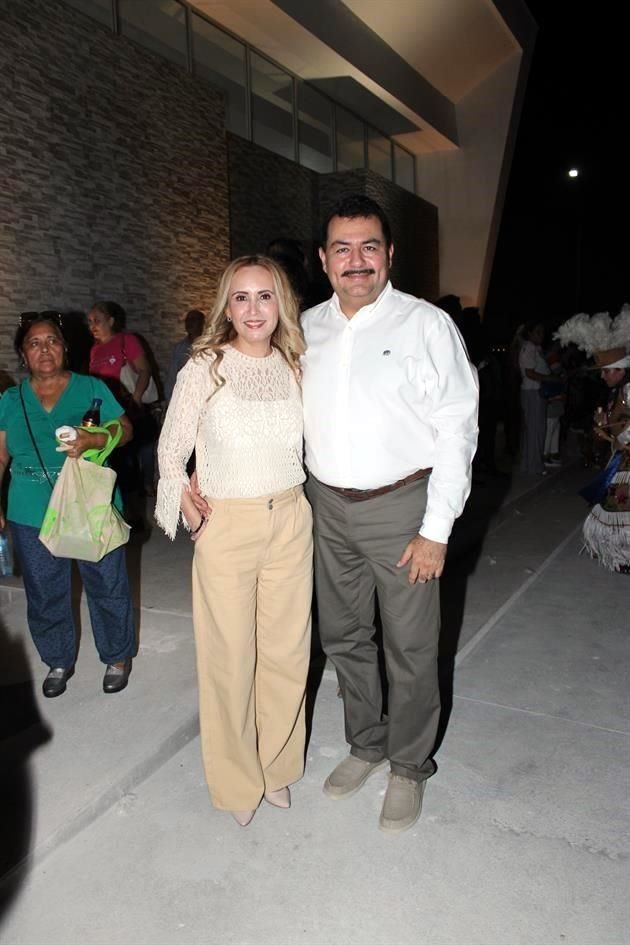 Alma Arellano de Guevara y Carlos Guevara