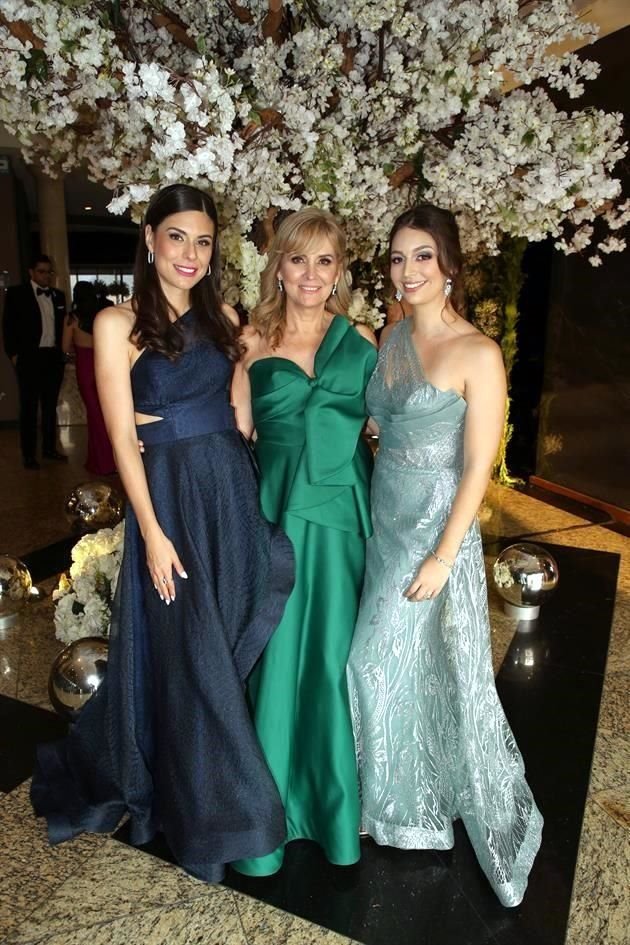 Paulina López de González, Nancy Garza de López y  Melissa López Garza