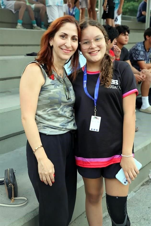 Jessica Garza y María Fernanda Domínguez Garza