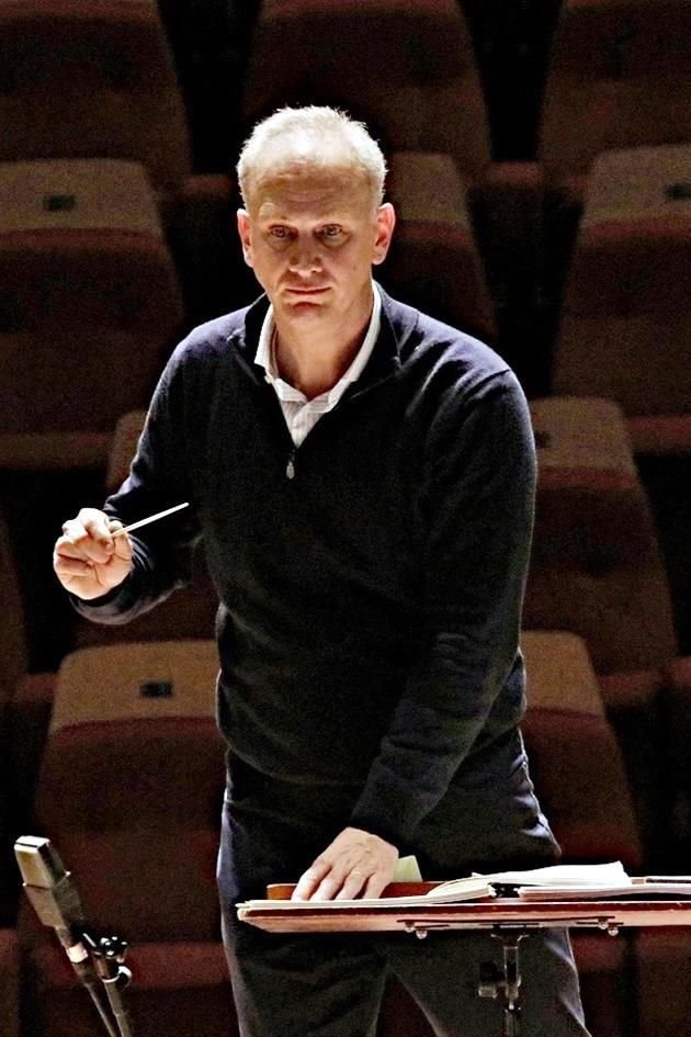 Carlos Miguel Prieto.