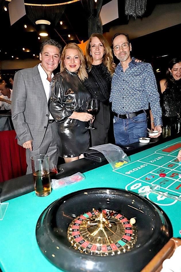 Rodrigo Zambrano, Claudia Lozano, Celinda Jáuregui y Wilhelm Backhoff