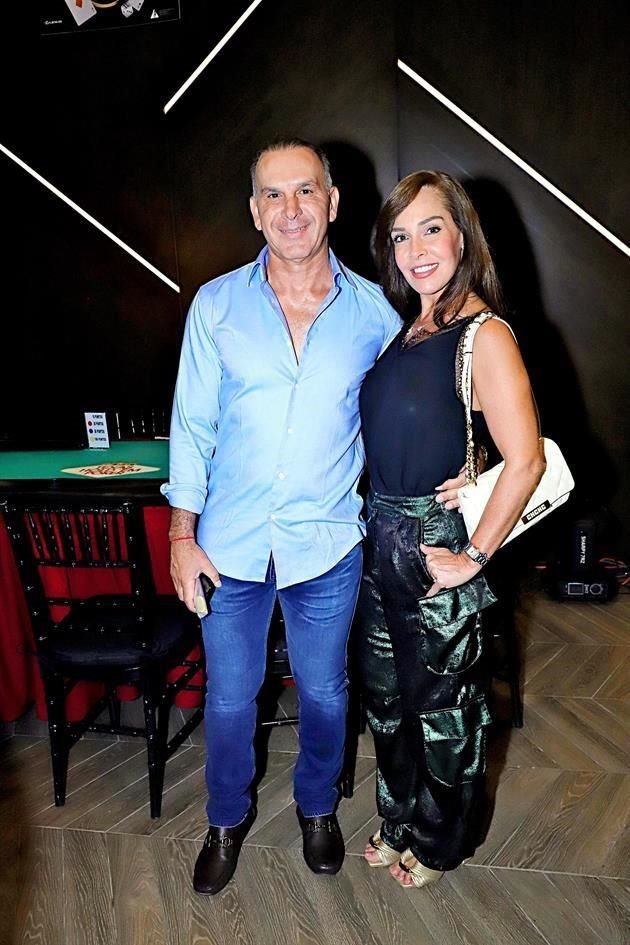 Pete Canavati y Sharis Cid de Canavati