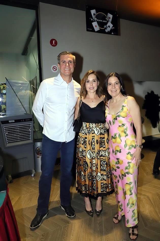 Enrique May, Georgina Gil y Alejandra Clariond de Becerra