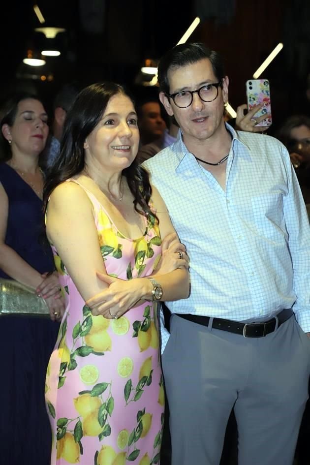 Alejandra Clariond de Becerra y René Becerra