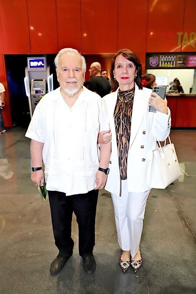 Gustavo de la Garza y Carmen Bortoni de De la Garza