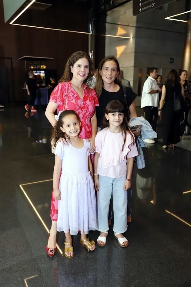 Sofía Leal, Daniela Gómez, Isabella Canales y Romina Pérez