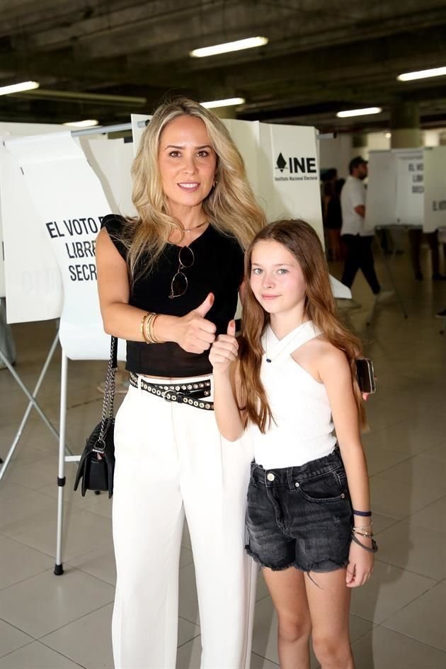 Vicky Zambrano y Aranza Yarte