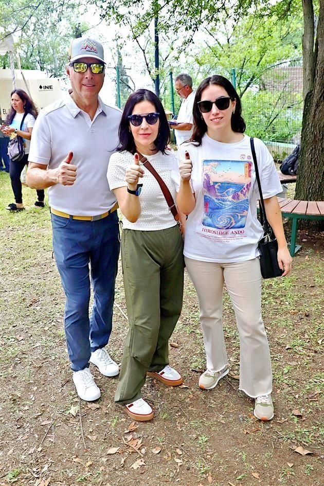Carlos Palma, Carolina Rangel de Palma y Natalia Palma