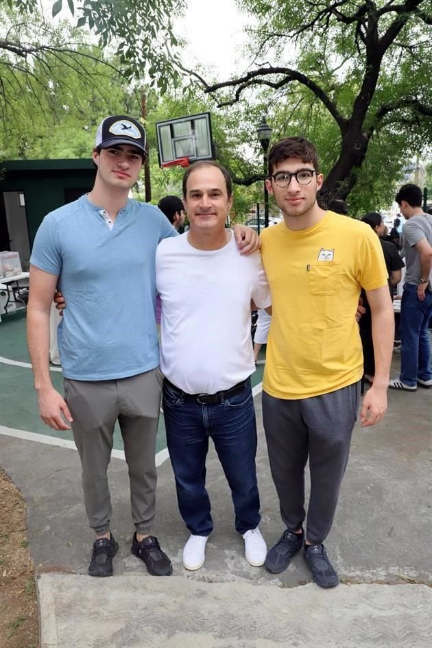 Emiliano Fernández, Bernardo Fernández y Gonzalo Fernández