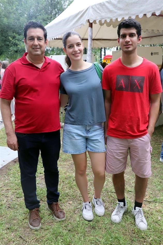 Armando González, Mariana González Madero y Armando González Madero