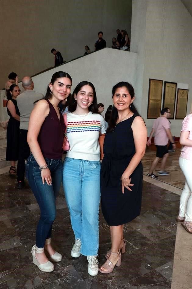 Andrea Ramírez, Daniela Leal y María Luisa Tolentino